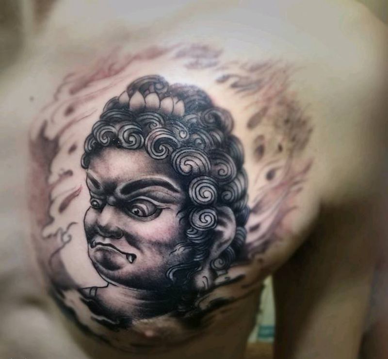 胸前纹身纹身图片