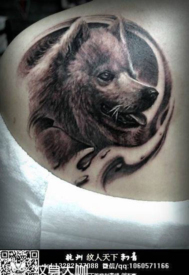 狗纹身图片_背部纹身图案