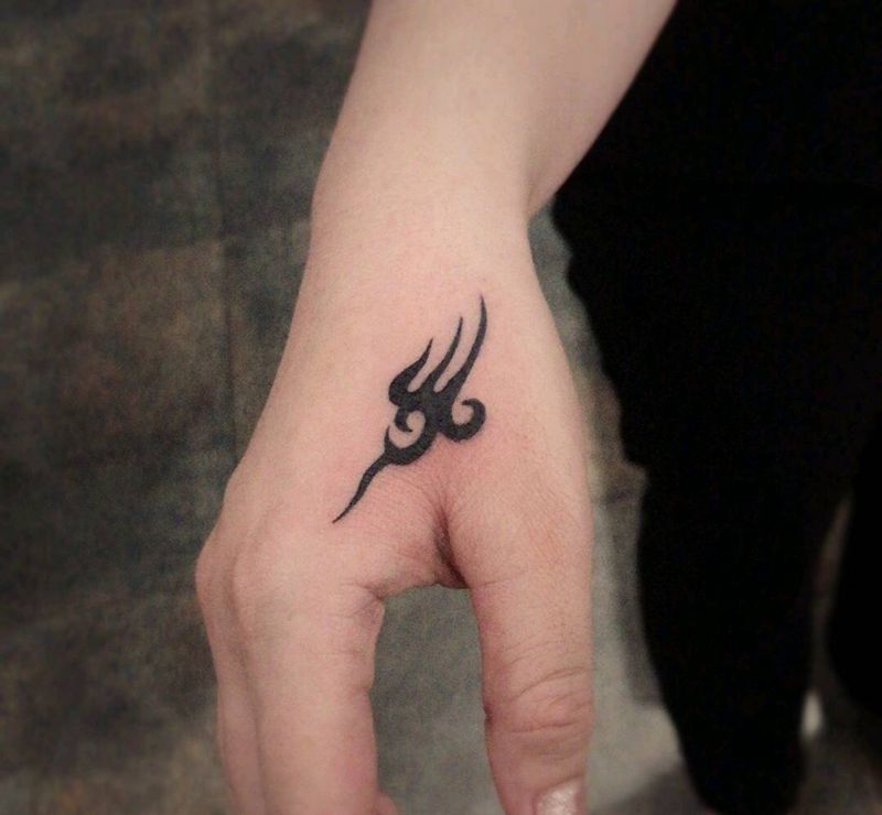 手面纹身纹身图片_手部图腾纹身图案