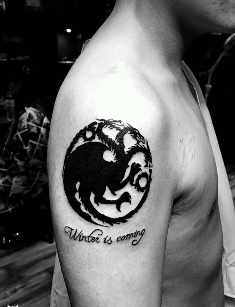 三头龙纹身图片