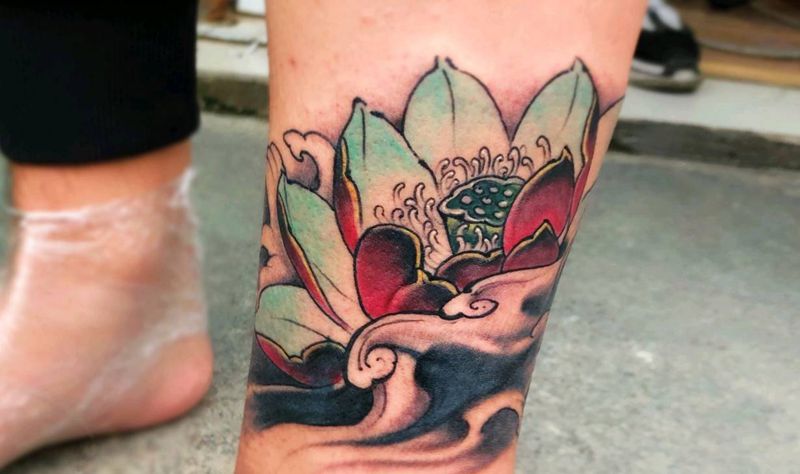 莲花纹身   腿部纹身纹身图片_腿部新传统纹身图案