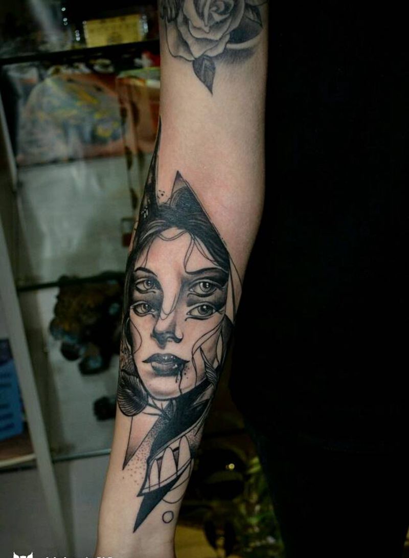 两面人纹身图片