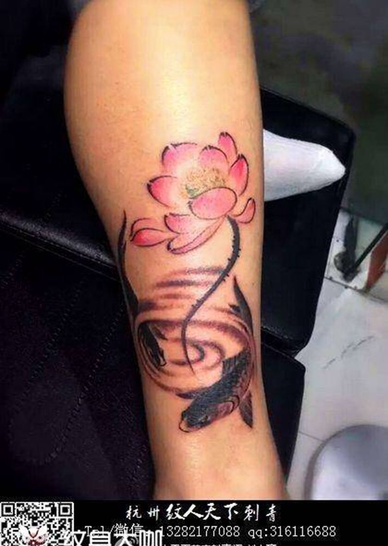 莲花鱼纹身图片_腿部纹身图案