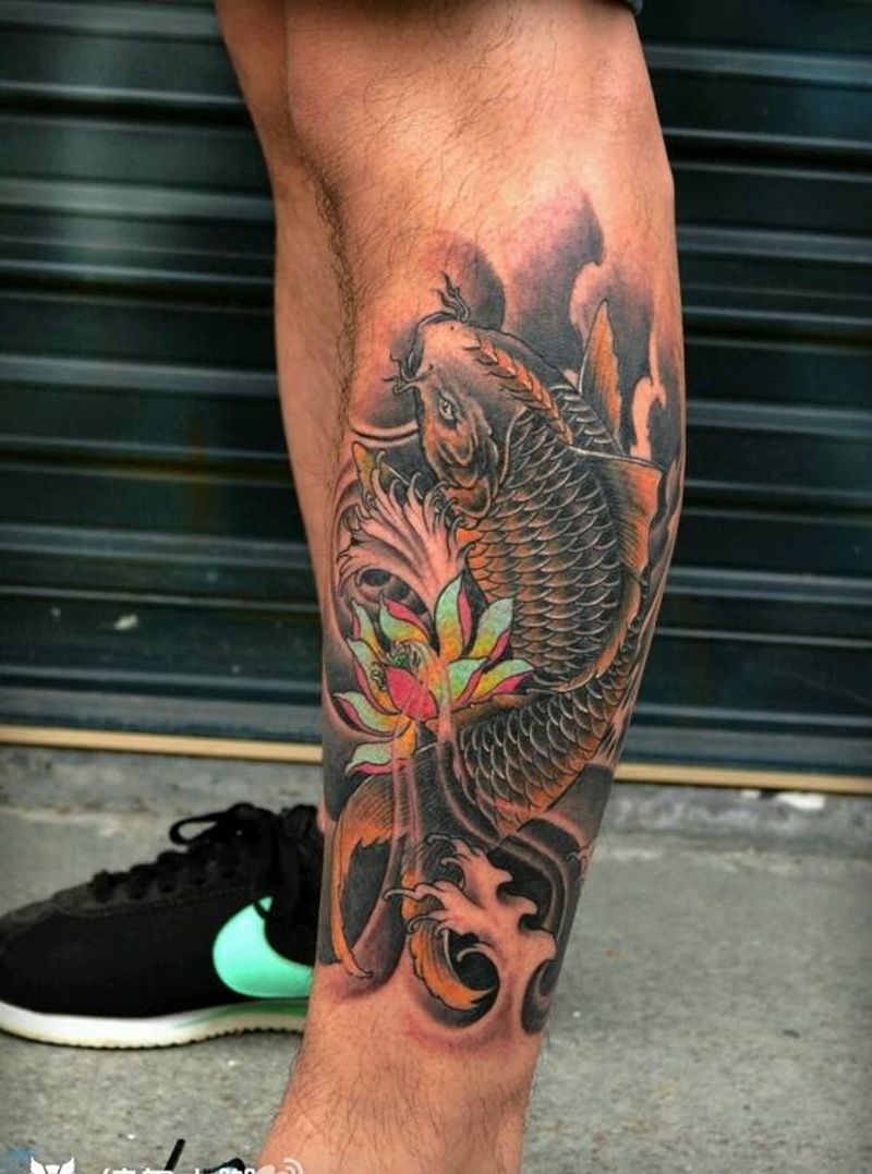 小腿纹身   鲤鱼纹身图片