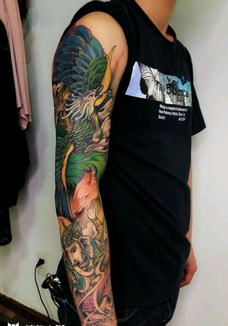 花臂纹身   凤凰纹身纹身图片_手臂新传统花臂纹身图案