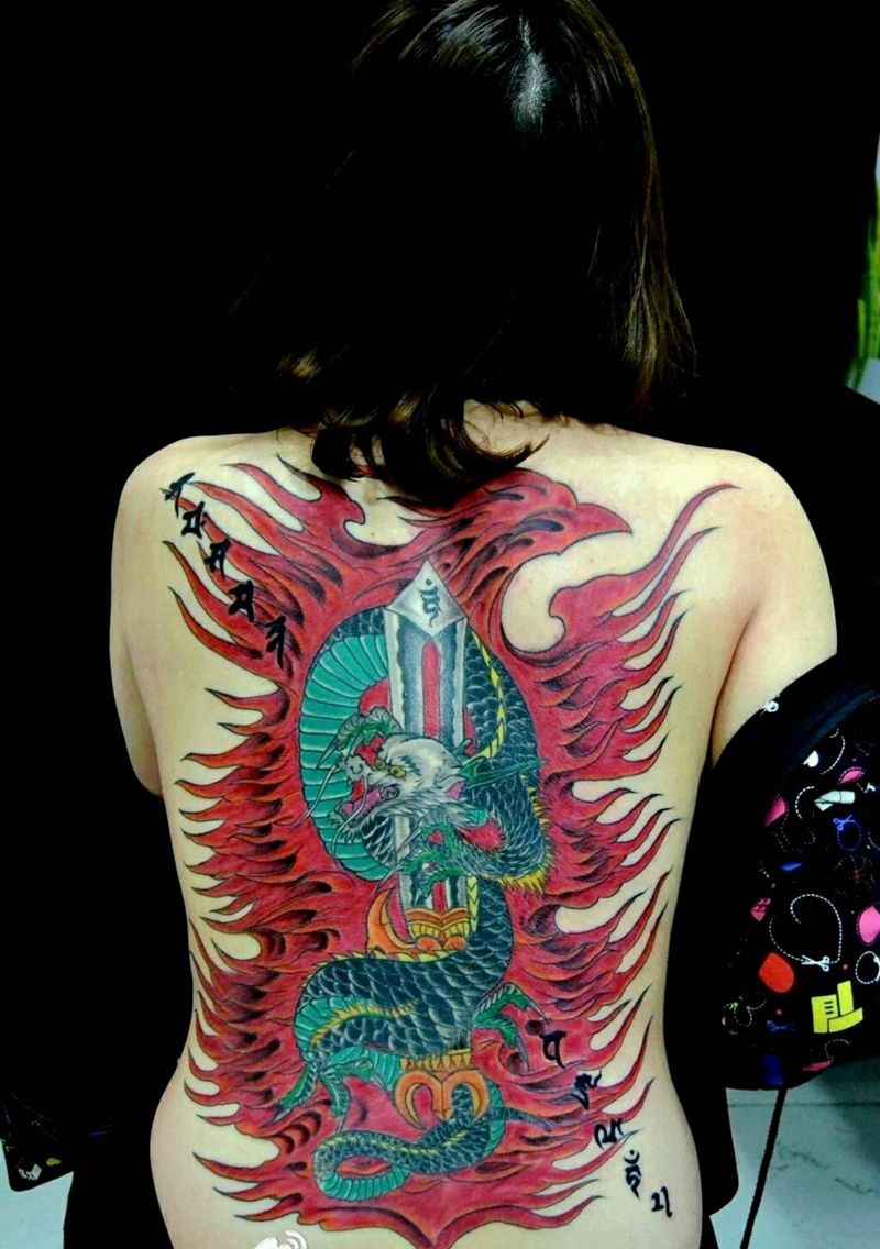 满背纹身   凤凰纹身纹身图片