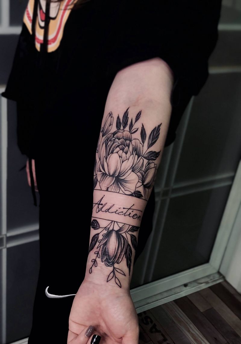 花纹身图片_手臂手部新传统纹身图案