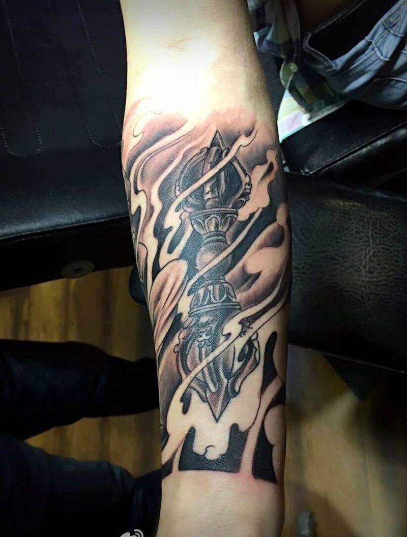 象神包小臂纹身图片