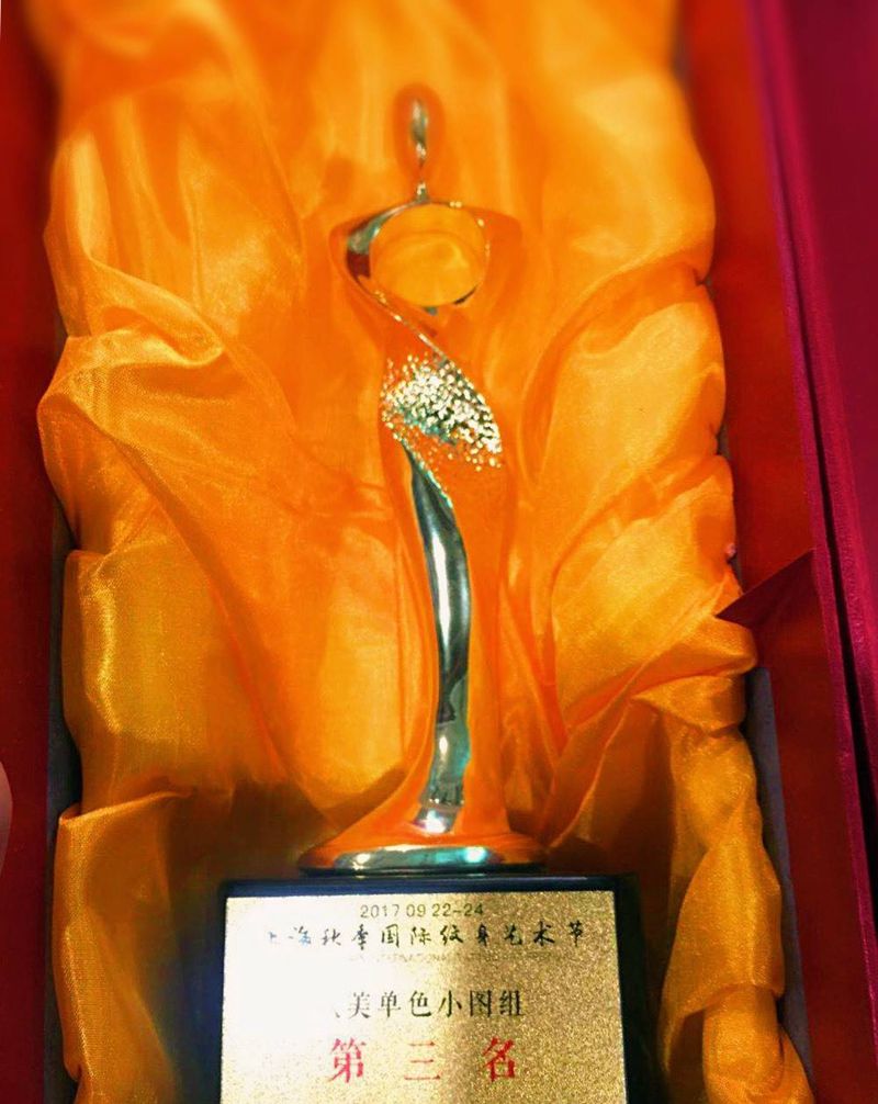 恭喜爱徒小四获得上海秋季纹身艺术节欧美单色小图组第三名