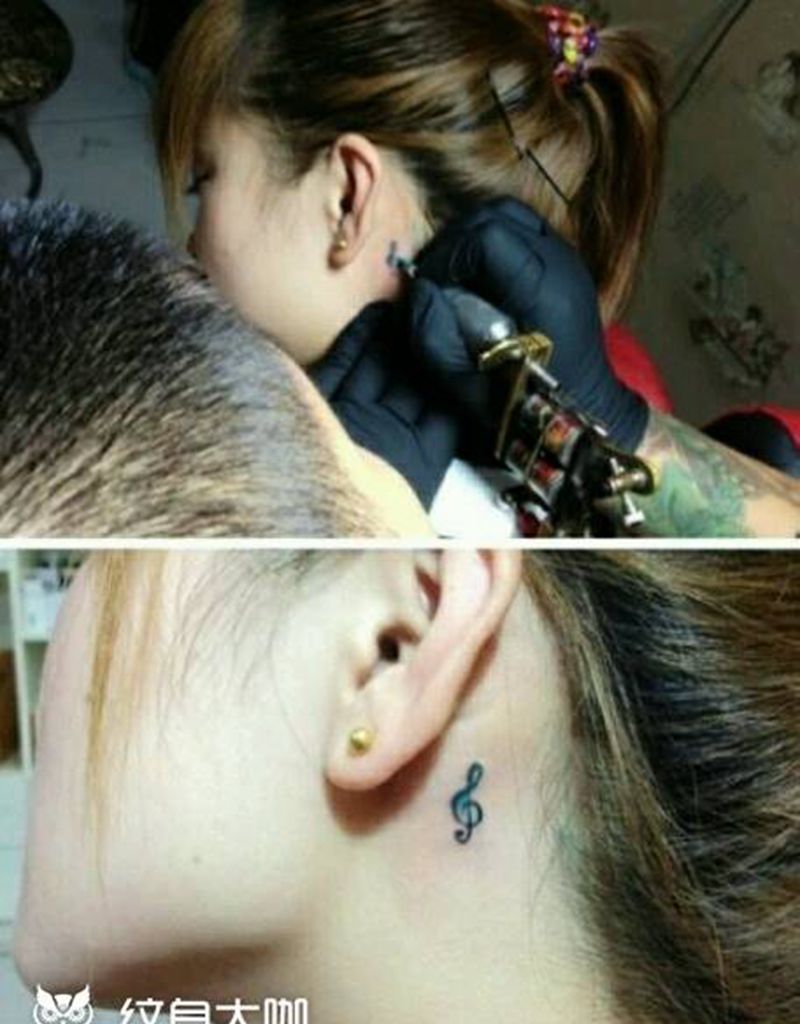 耳后纹身图片
