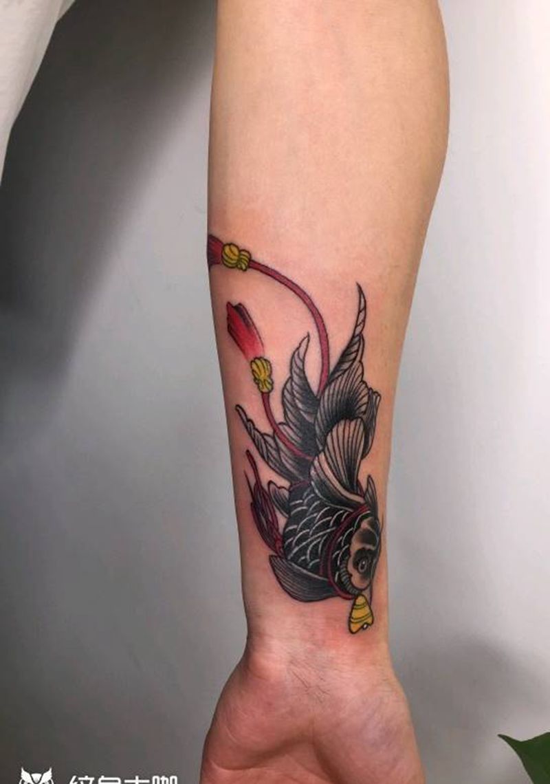 金鱼   遮盖纹身纹身图片_手臂新传统纹身图案