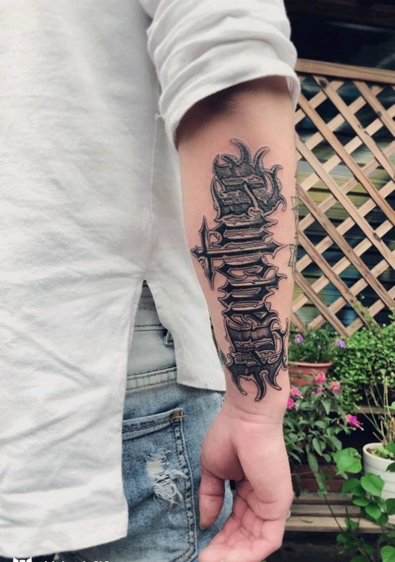 花体字纹身图片_手臂花体字花体字纹身图案