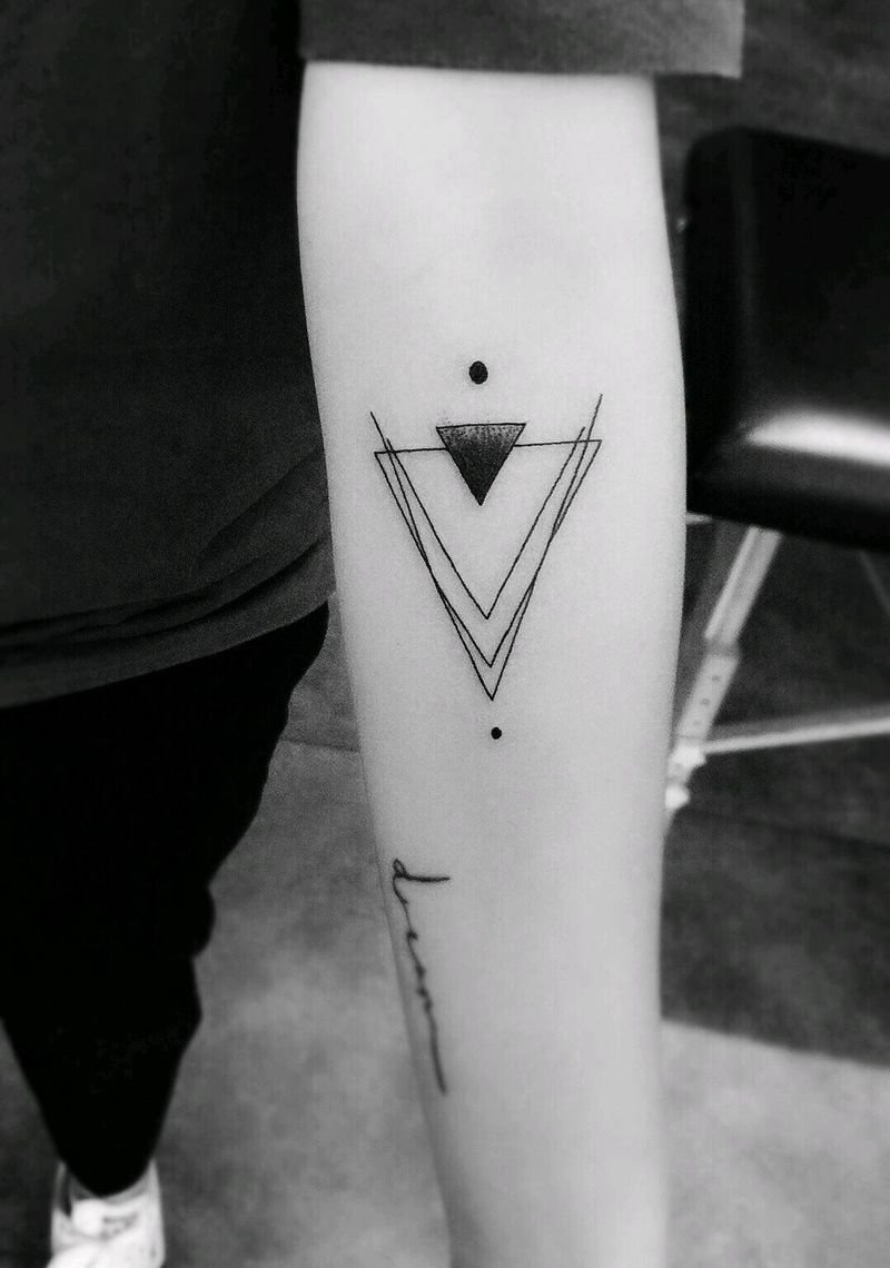 几何纹身纹身图片_手臂几何纹身图案