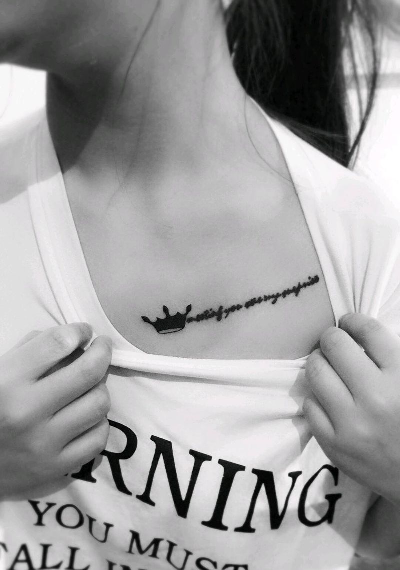 锁骨纹身纹身图片_胸部纹身图案