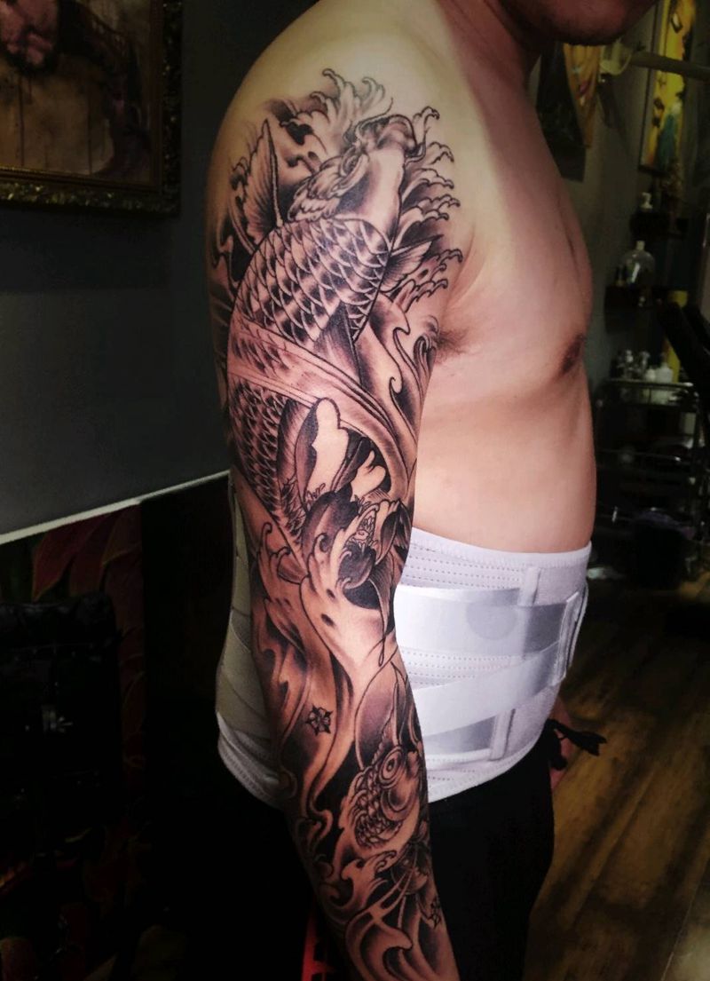 花臂鲤鱼纹身图片