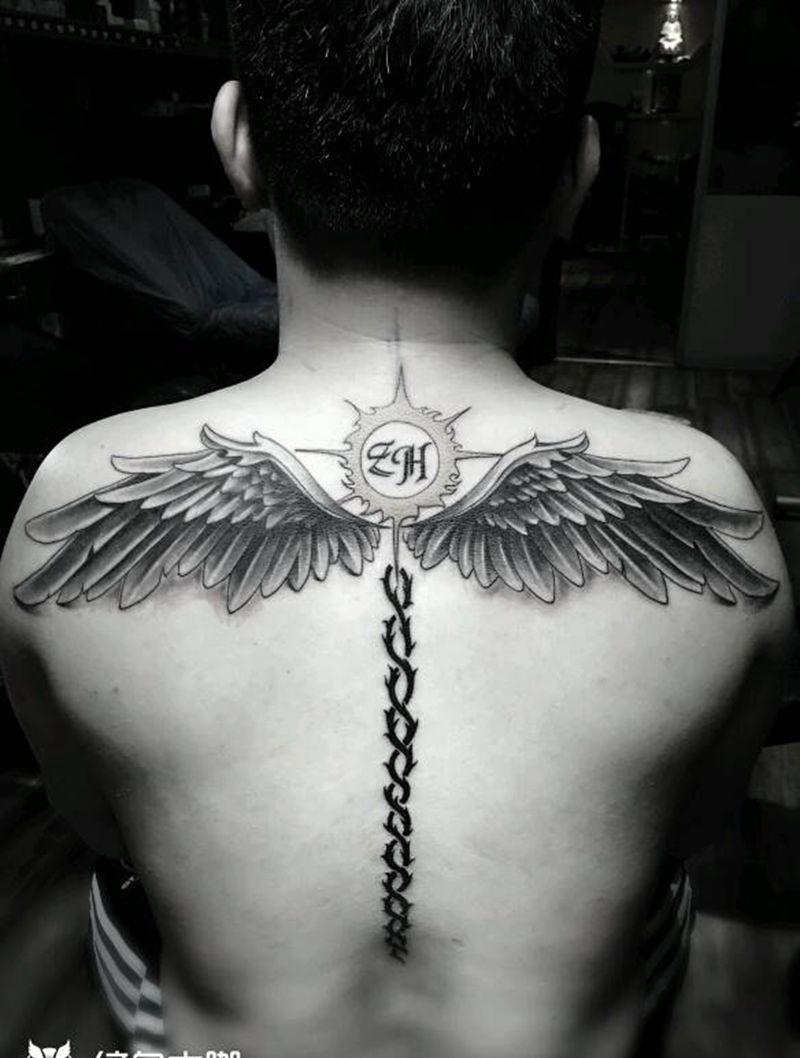 翅膀纹身图片