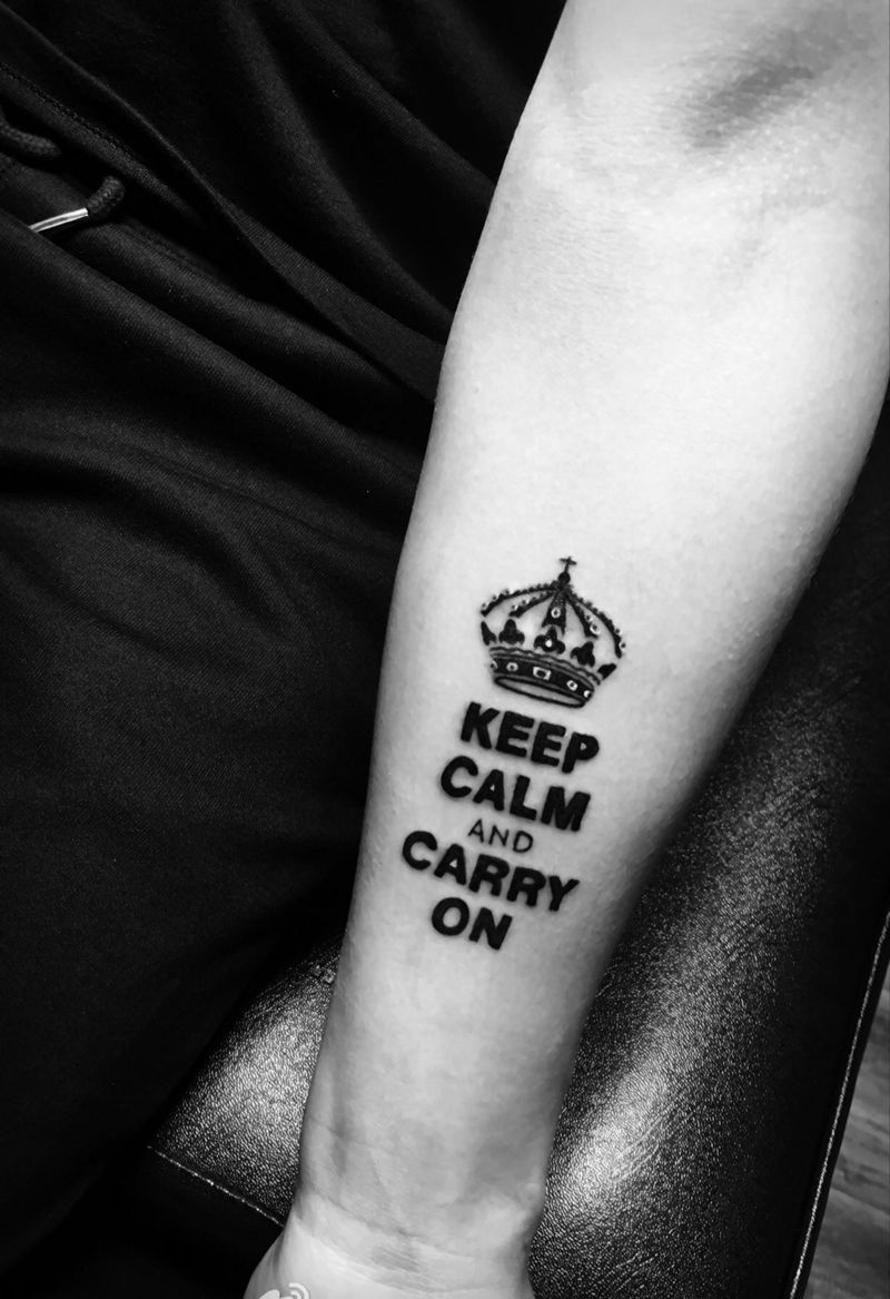 字母      皇冠纹身图片