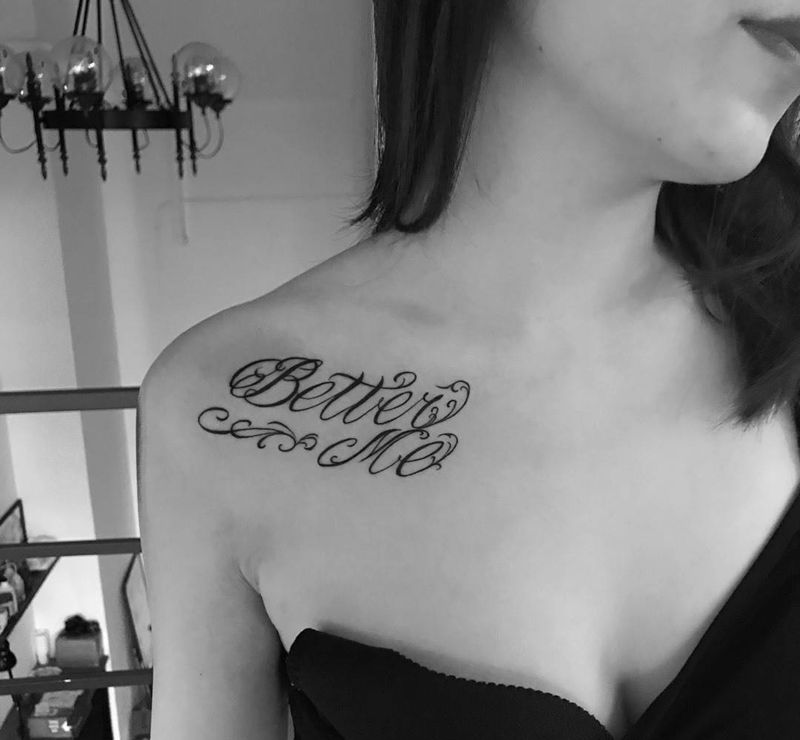 软花体纹身图片_成品胸部肩部字符原创欧美清新图腾静物纹身图案