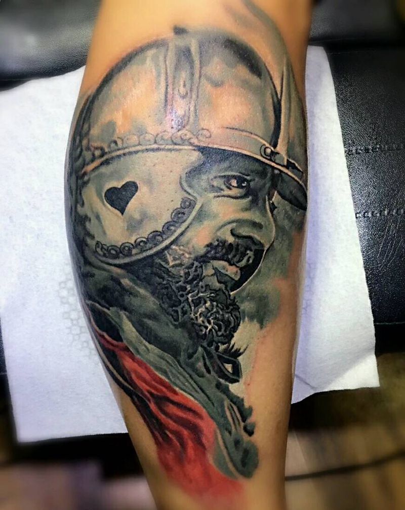 第一张刚完成 第二张参加比赛时纹身图片