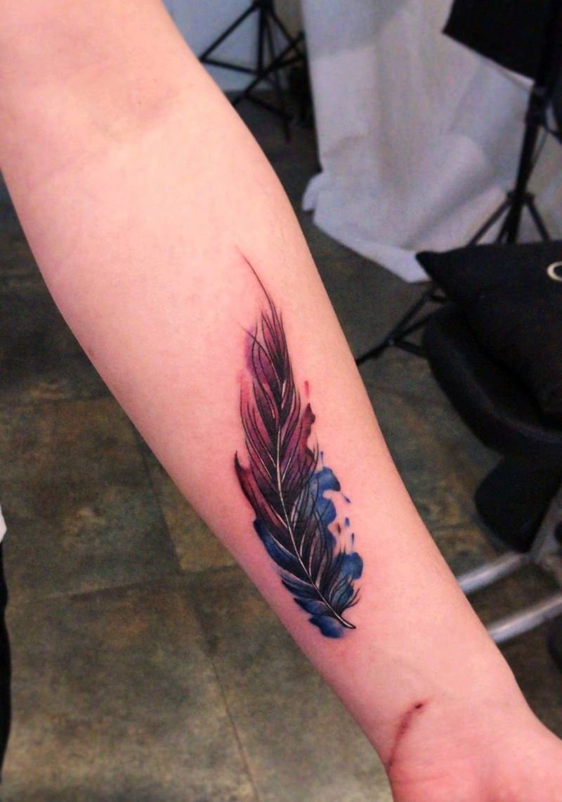 遮盖纹身纹身图片_手臂新传统羽毛纹身图案