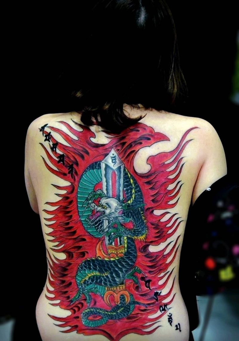 凤凰纹身   满背纹身纹身图片_背部老传统纹身图案