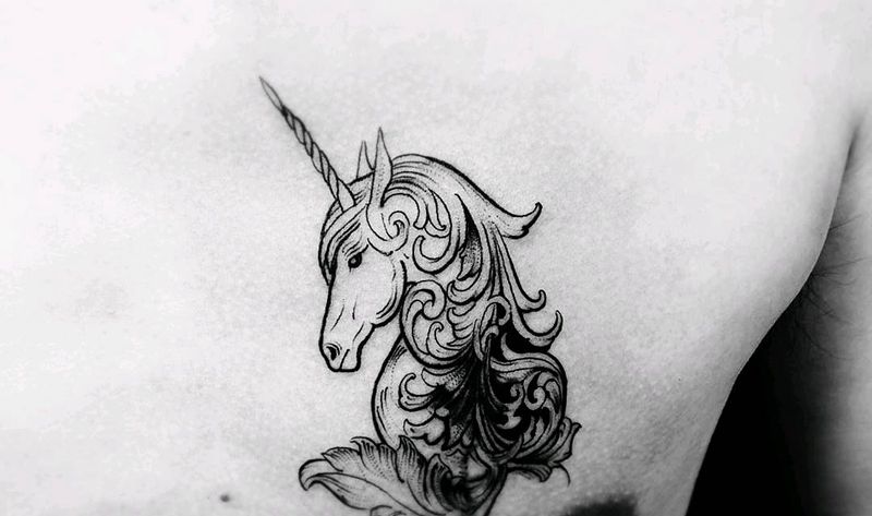 独角兽纹身纹身图片_胸部新传统纹身图案
