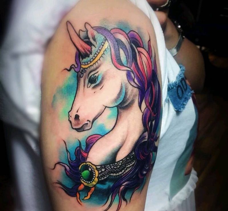 独角兽纹身纹身图片_手臂新传统独角兽纹身图案