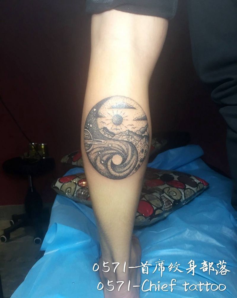 小腿点刺。纹身图片