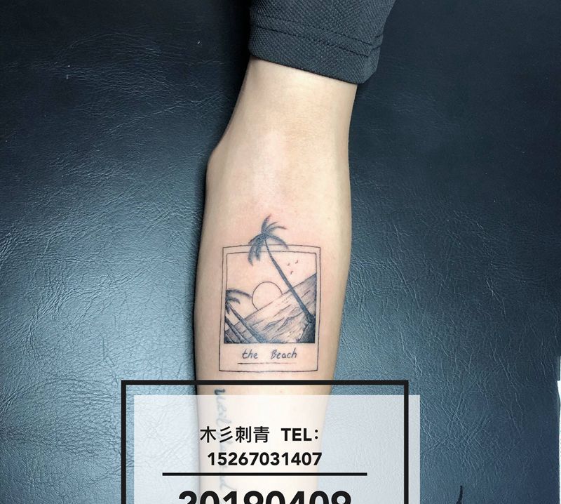 明信片纹身图片_手臂点刺纹身图案