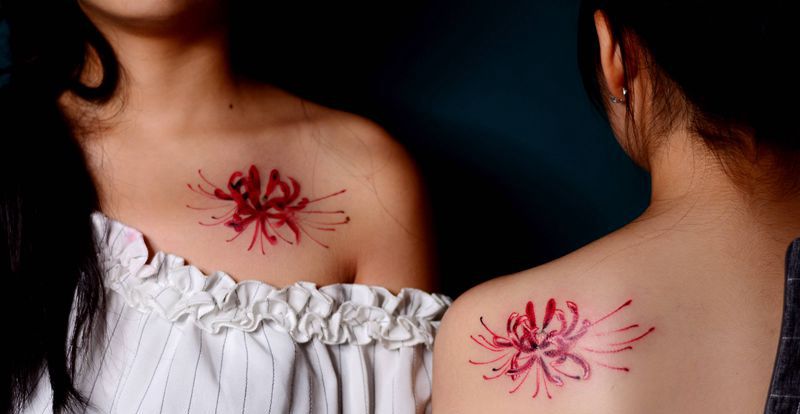 彼岸花闺蜜纹身纹身图片_肩部背部彼岸花小清新纹身图案