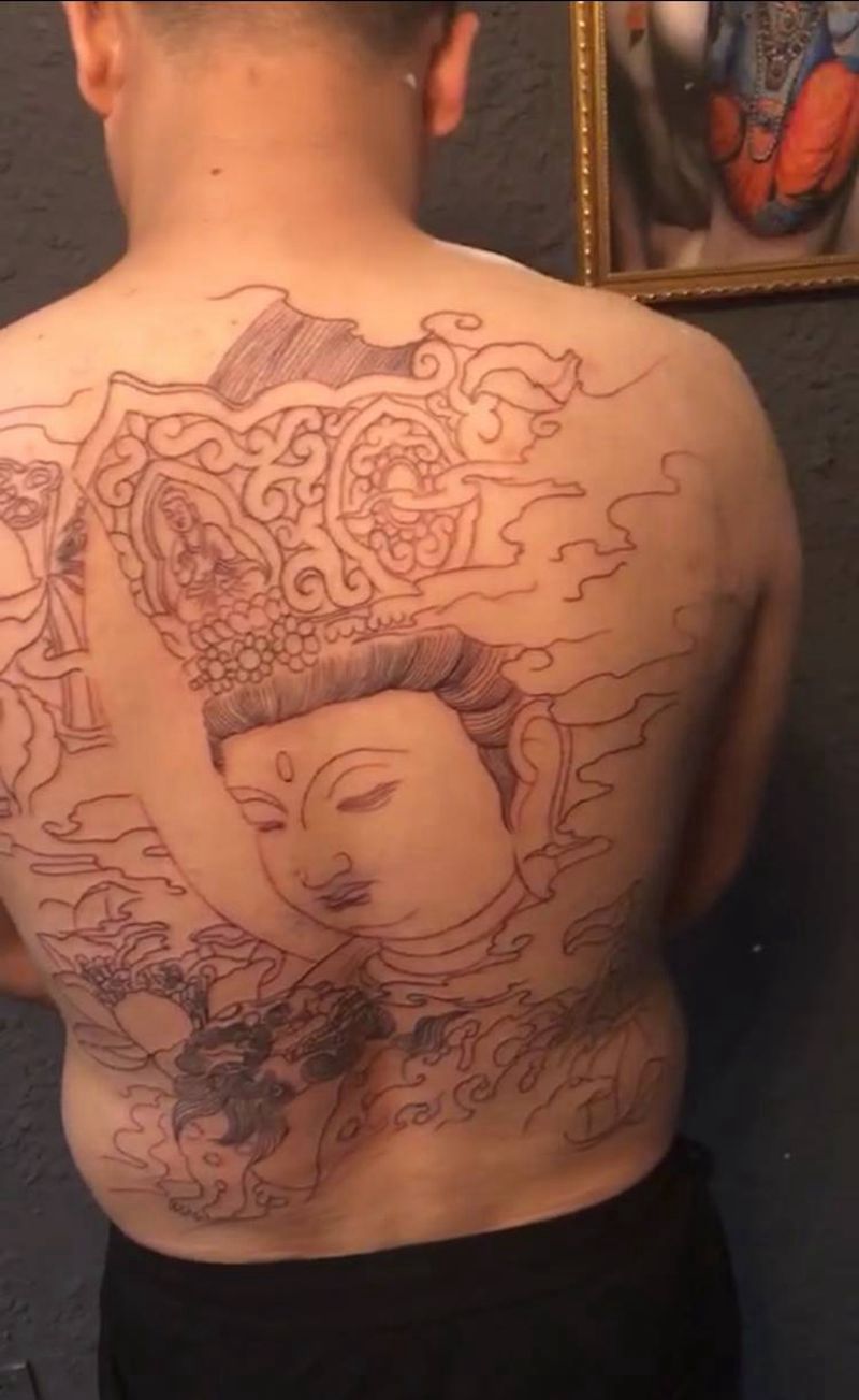 佛纹身图片_背部新传统纹身图案