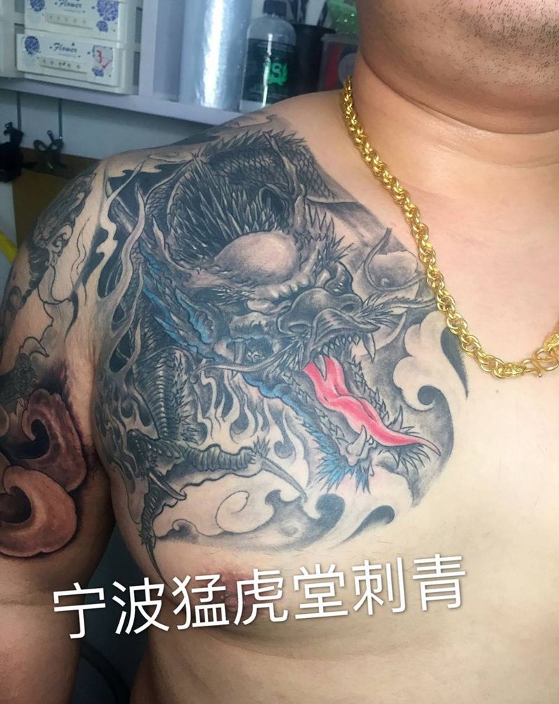 半甲龙头与菩萨纹身图片_成品胸部背部腿部手臂传统人物动物鬼神纹身图案