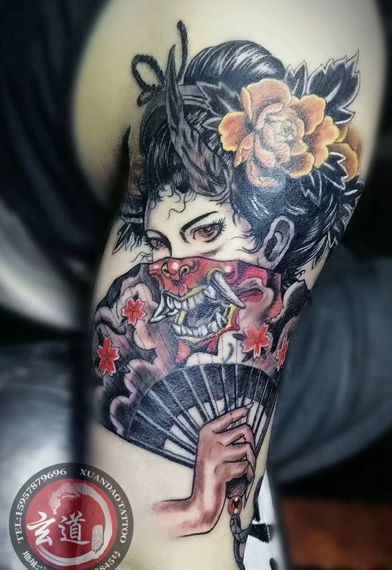 大臂人物纹身图片_手臂新传统纹身图案