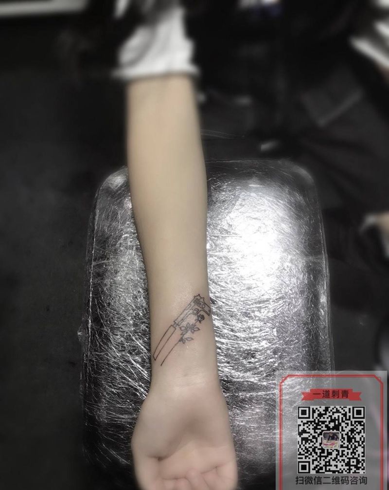 小图纹身图片_几何字符欧美静物手臂纹身图案