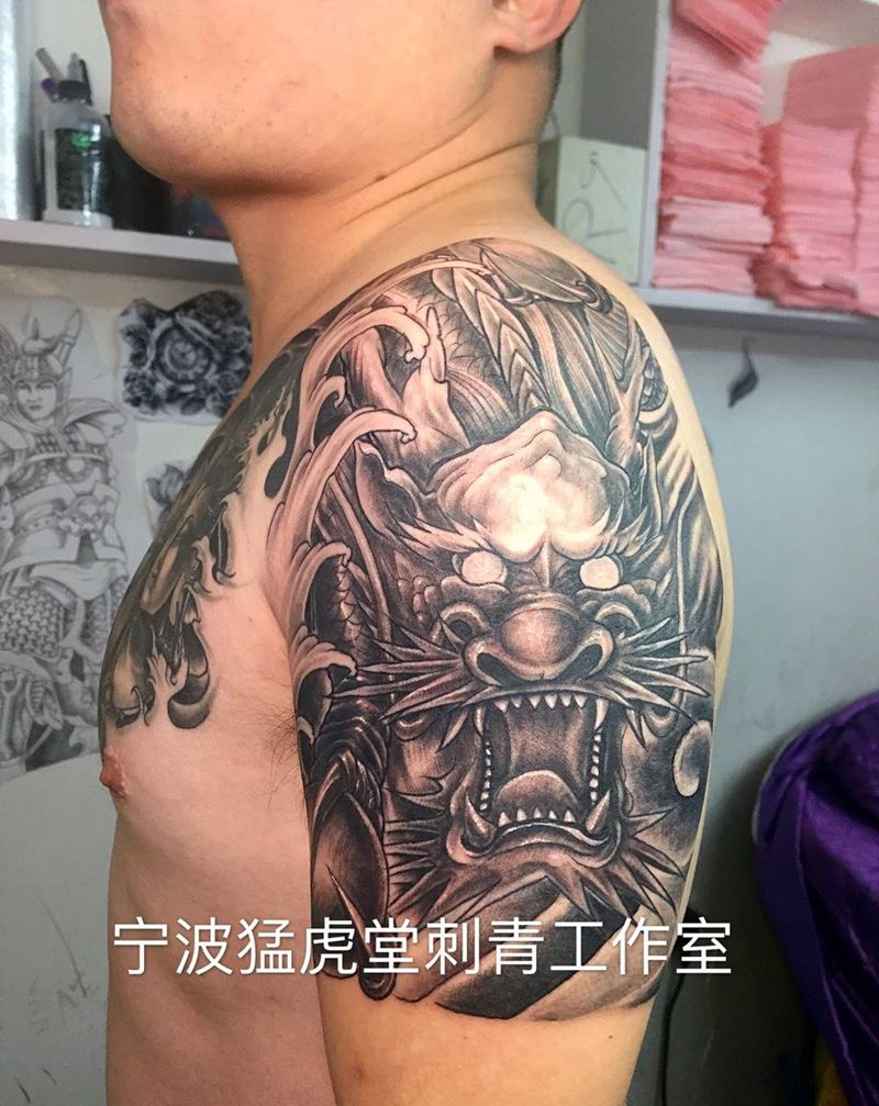 龙头纹身图片_成品肩部胸部背部手臂传统欧美动物纹身图案