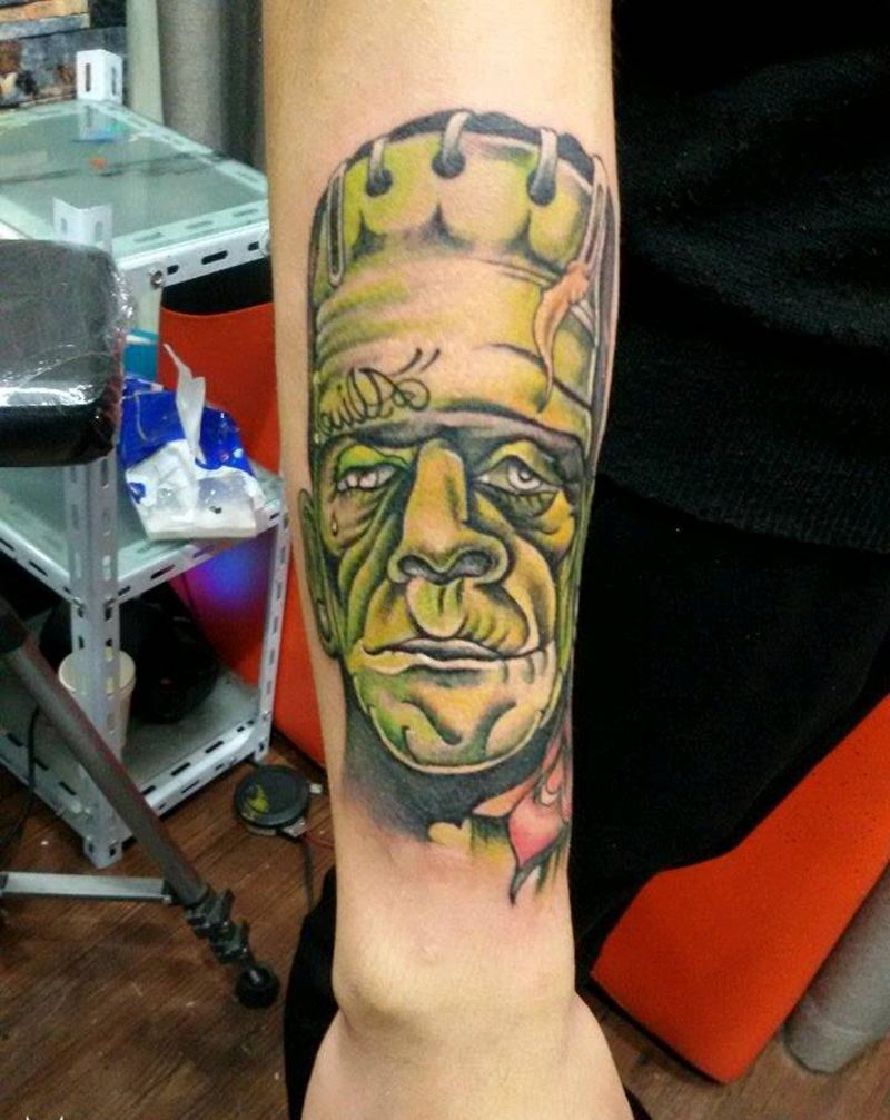 肖像纹身图片_手臂欧美肖像写实人物成品纹身图案