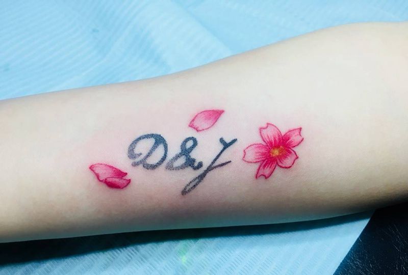 D&Y纹身图片_手臂点刺纹身图案