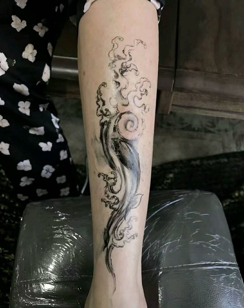 小图纹身图片_腿部脚部水墨图腾纹身图案