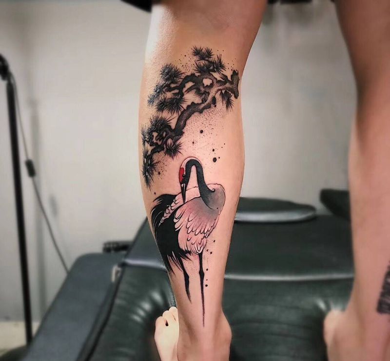 小腿鹤纹身纹身图片_成品插画腿部传统习俗国画植物动物静物贴纸纹身图案