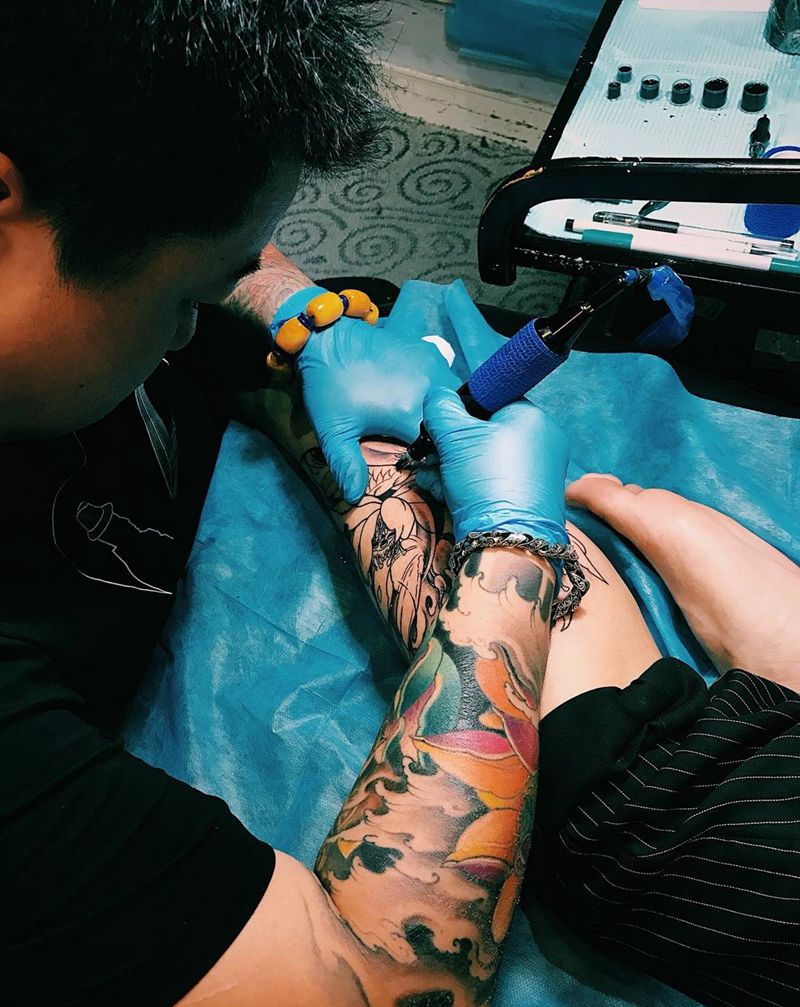 宁波烙印纹身店内工作花絮纹身图片_成品手稿肩部胸部腿部手臂原创静物欧美写实纹身图案