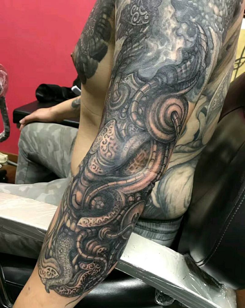 驚駭-萧时哲纹身图片