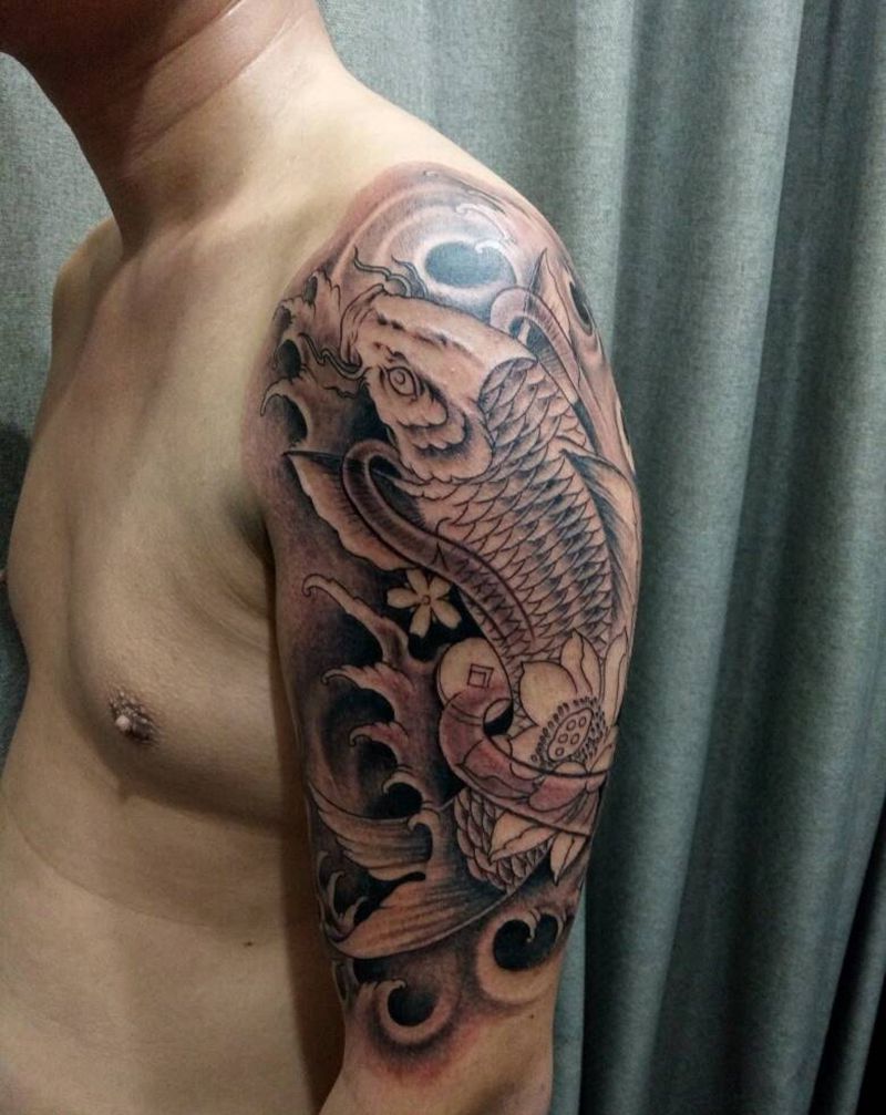 大臂鲤鱼纹身图片_手臂传统纹身图案