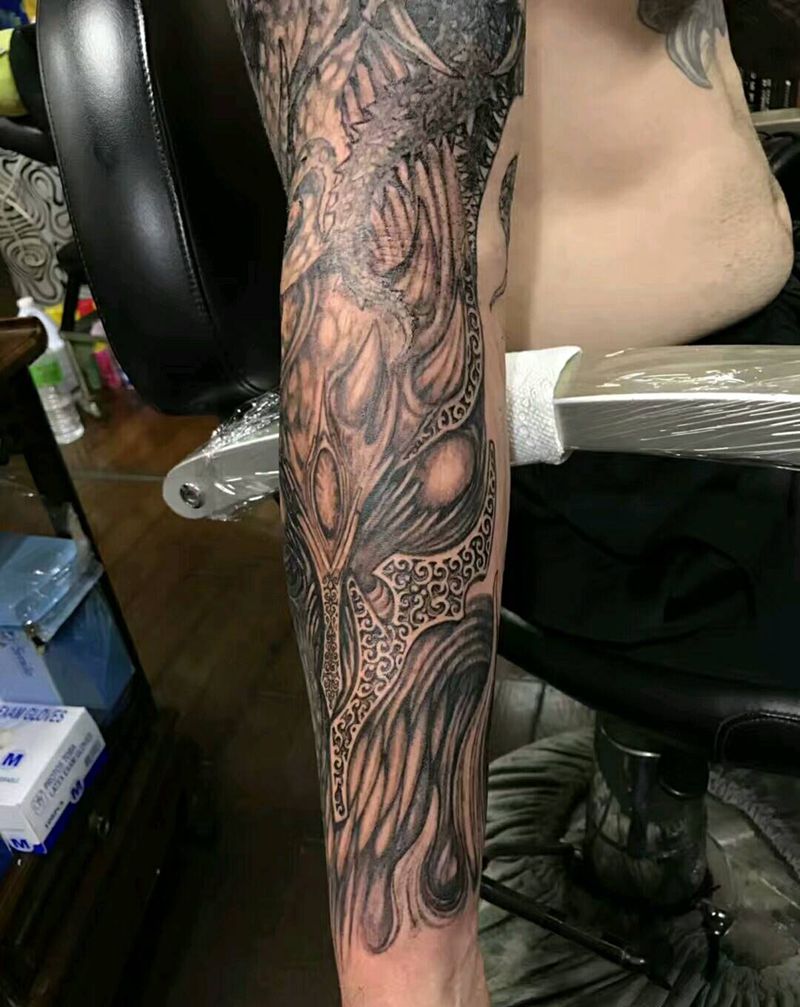 惊骇花臂纹身图片