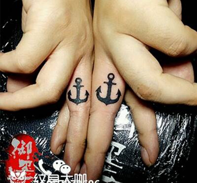 情侣纹身锚纹身图片_手部欧美习俗图腾成品纹身图案