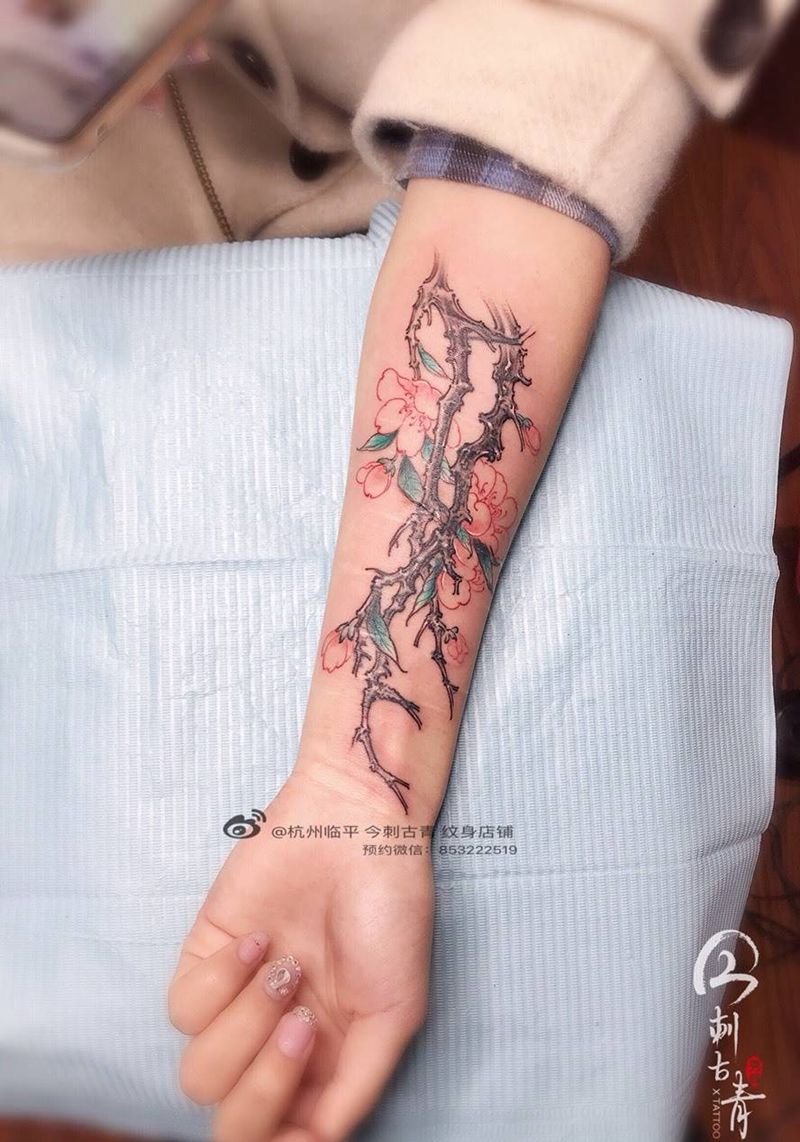 遮盖纹身图片_手部手臂新传统工笔花纹身图案