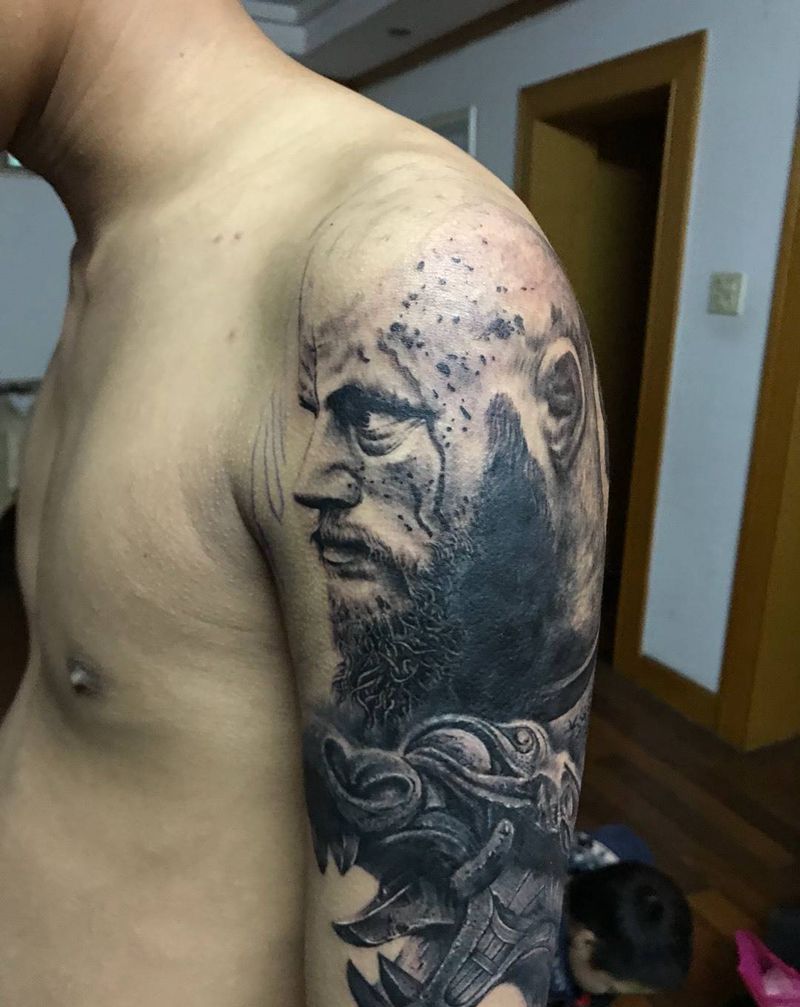 大臂未完待续纹身图片_手臂手部欧美写实人物纹身图案