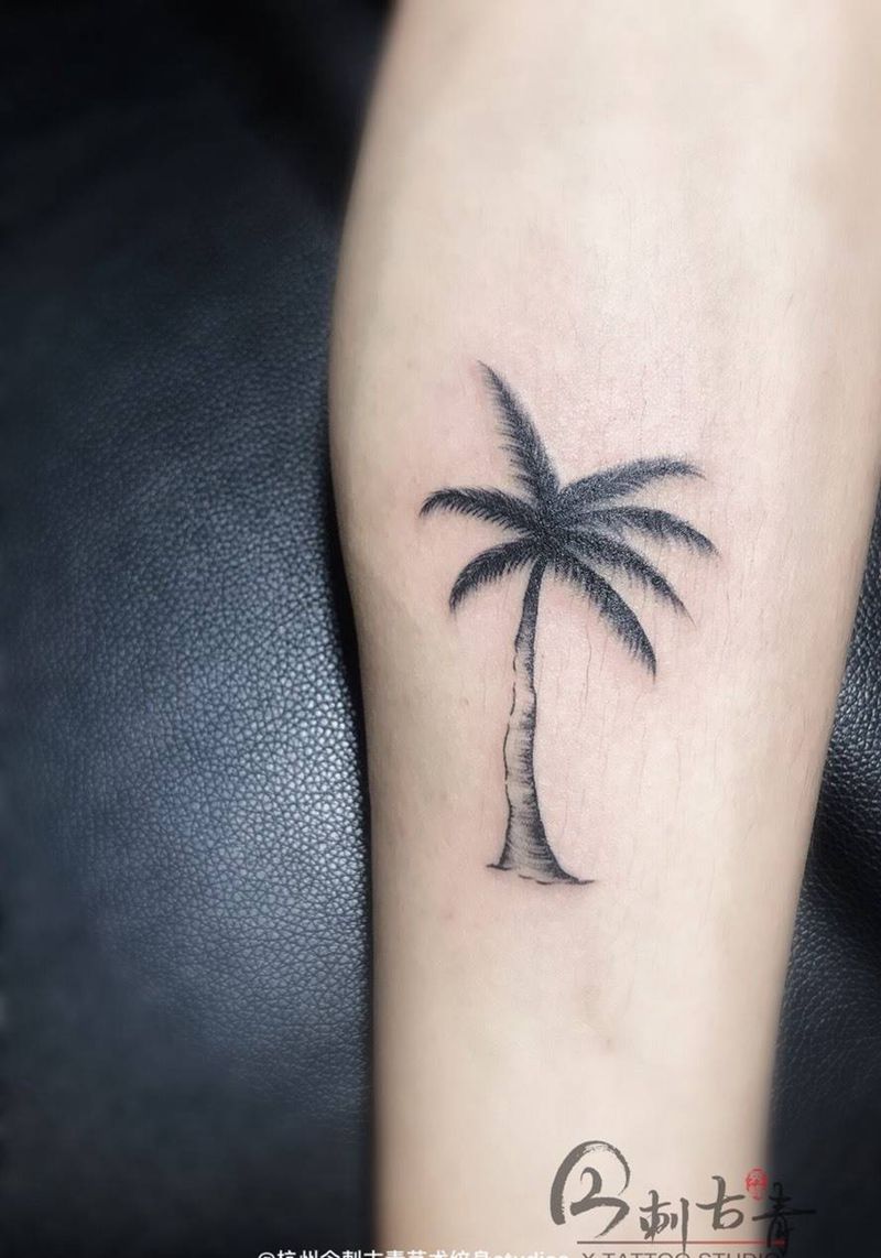 椰树纹身图片_清新腿部纹身图案