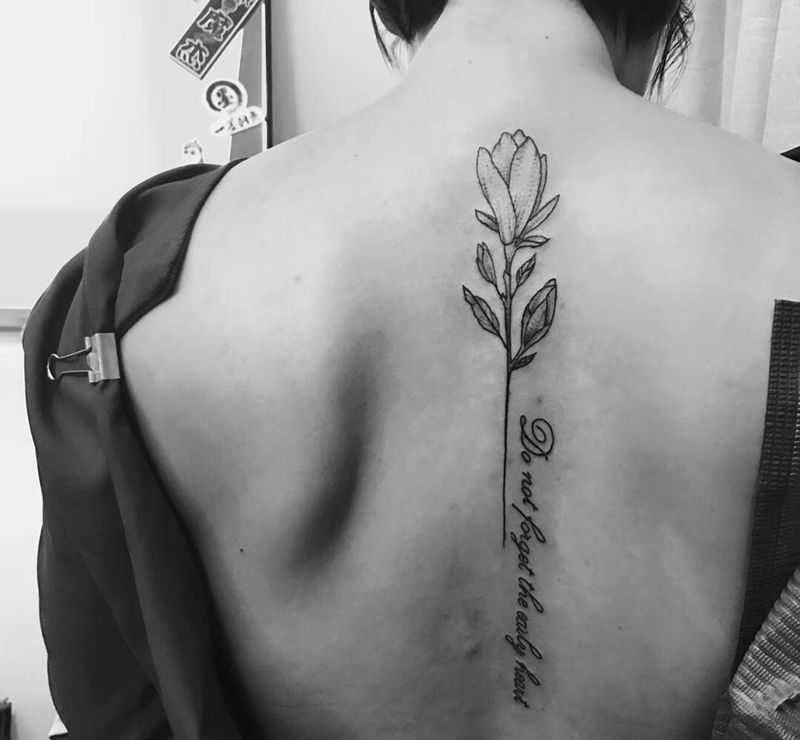 花.字母纹身图片