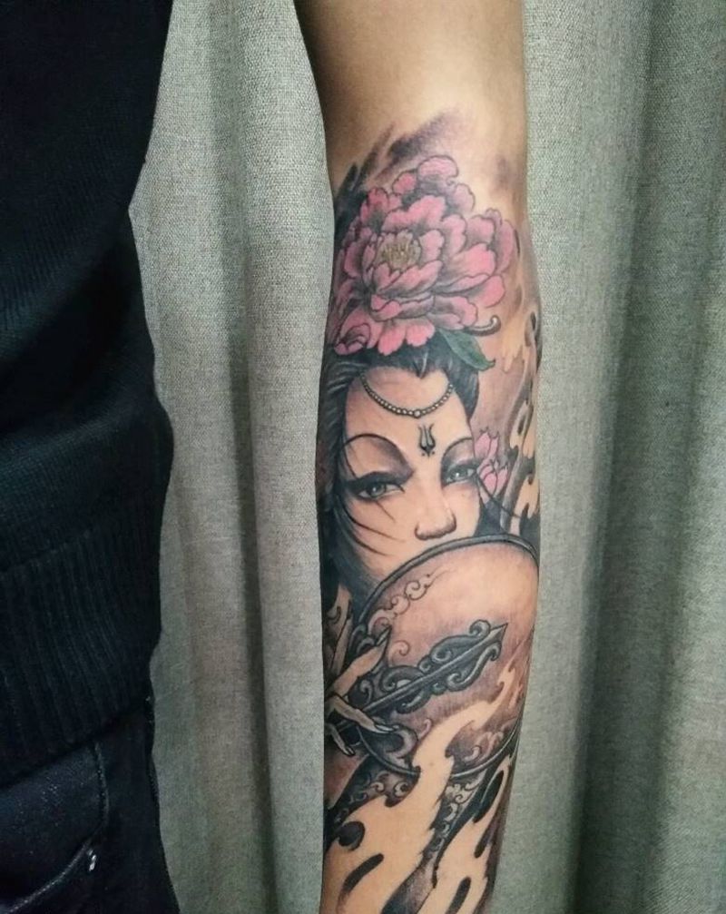 小臂艺妓纹身图片