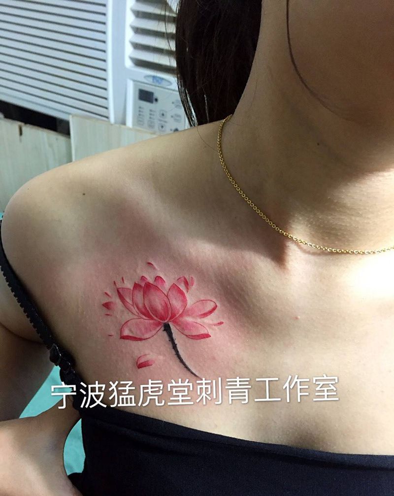 荷花纹身纹身图片_成品肩部胸部背部手臂臀部传统植物原创纹身图案